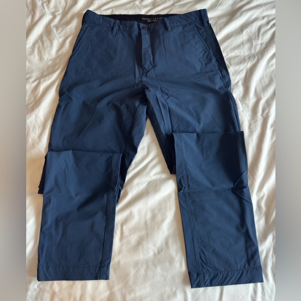 Perry Ellis Motion Pant. Size 30-30. Used. Blue